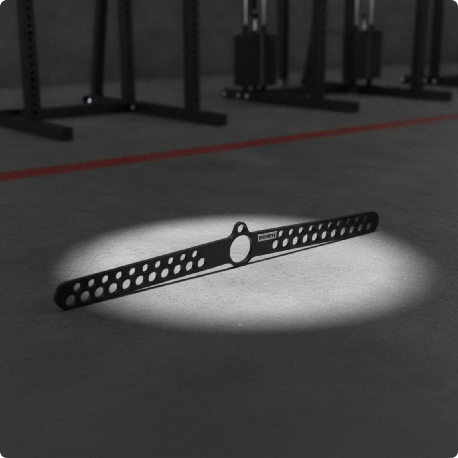 Lat Pulldown Bar - 다중 홀이 있는 LAT 풀다운 바,